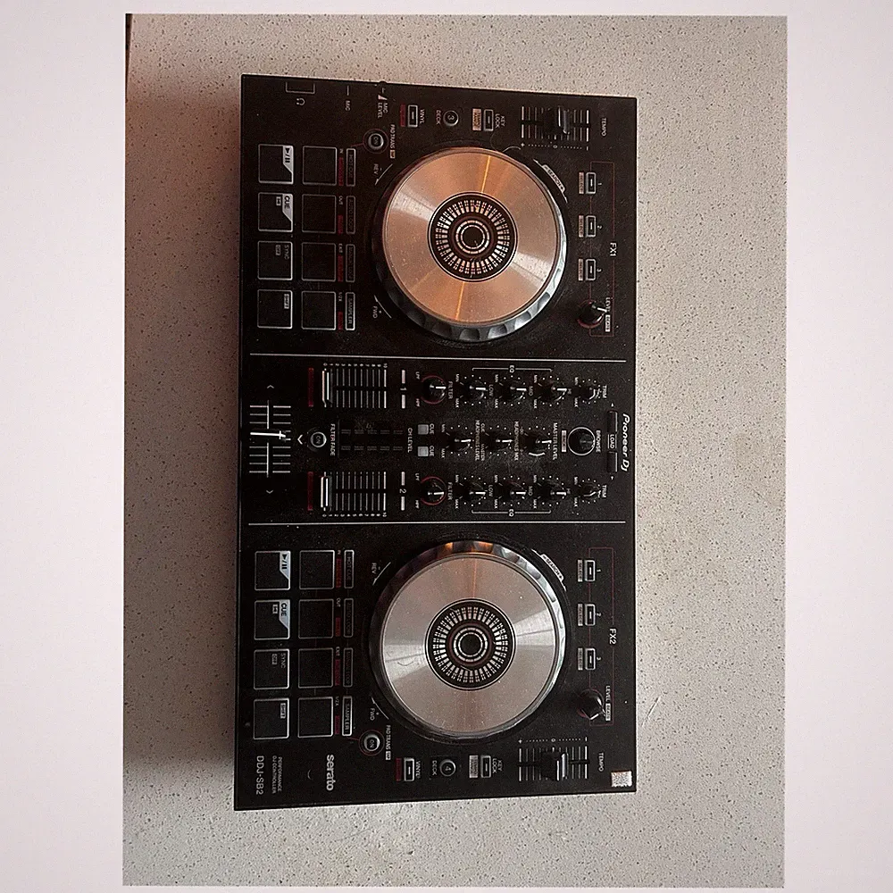 Pioneer DJ DDJ-SB2 Double Deck Controller Black USB Pitch Control 3-Band EQ