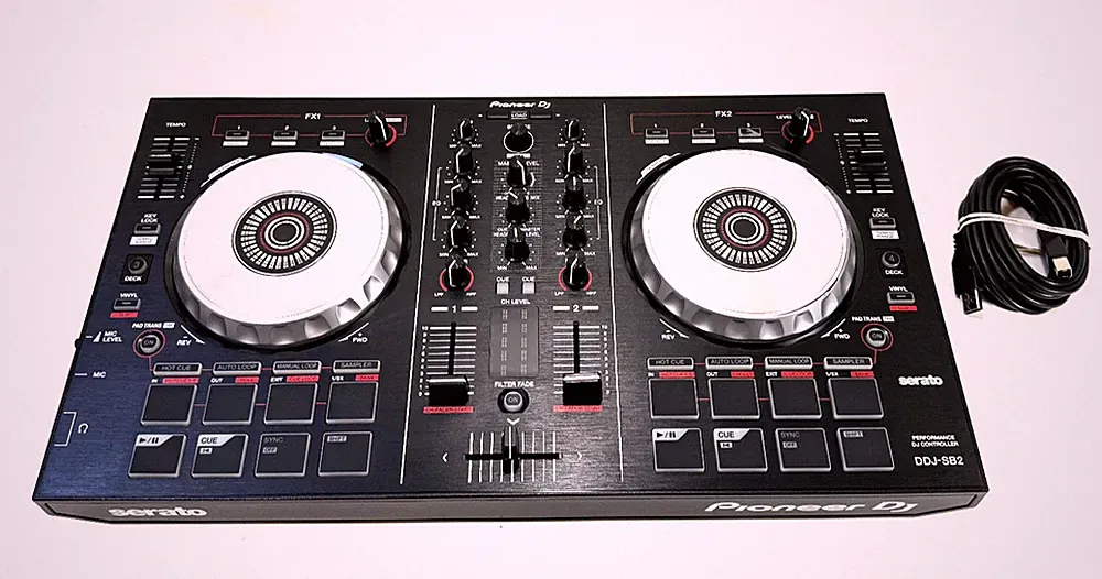 Pioneer DJ DDJ-SB2 Serato Performance DJ Controller