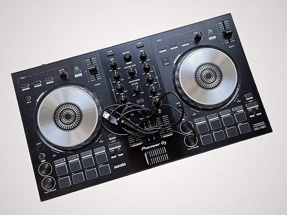 Pioneer DJ DDJ-SB3 Black 2-Channel Serato DJ Controller 16 Pads USB Tested