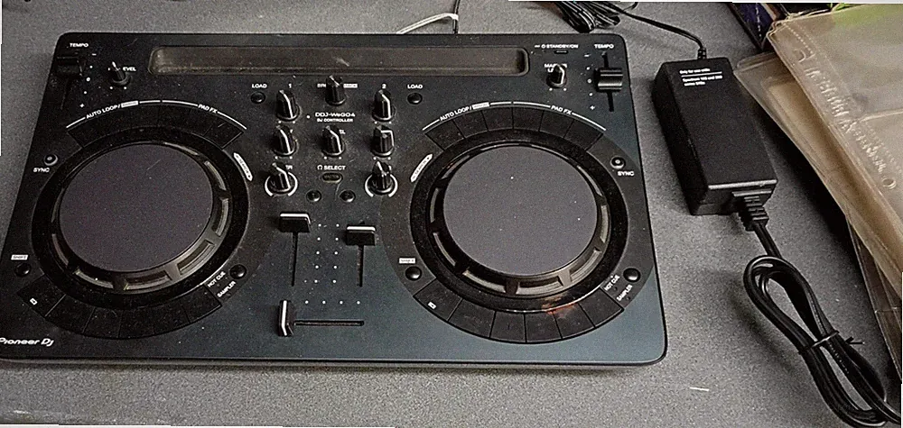 Pioneer DJ Battery-Powered