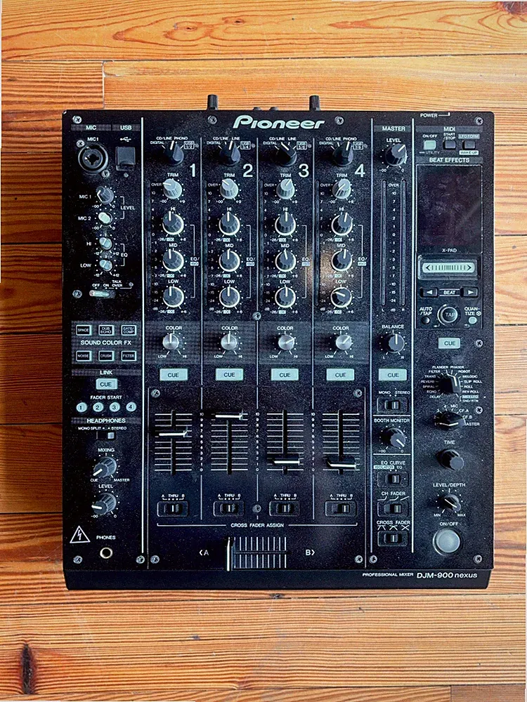 Pioneer DJ DJM-900NXS DJ Mixer