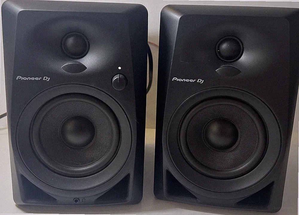 Pioneer DJ DM-40 Active Monitor Speakers