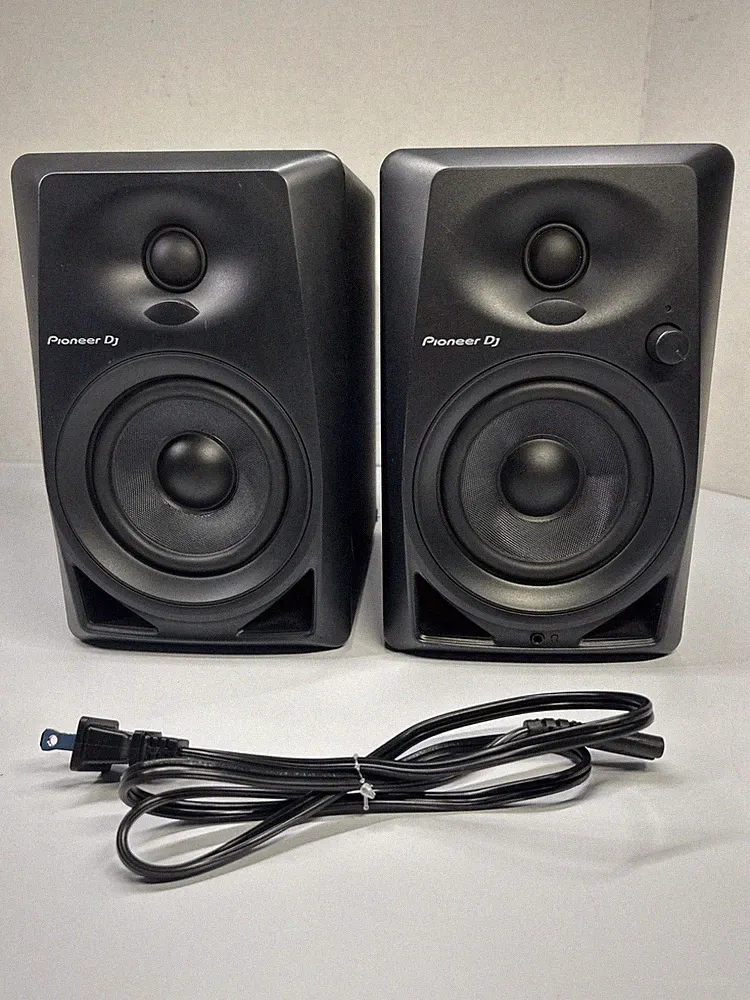 Pioneer DJ DM-40 Active Monitor Speakers, Black 4” Set Of 2 Book Shelf TESTED.