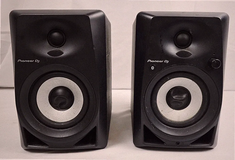 Pioneer DJ DM-40BT 4-Inch Desktop Monitor Bluetooth Speaker - Black (PAIR)