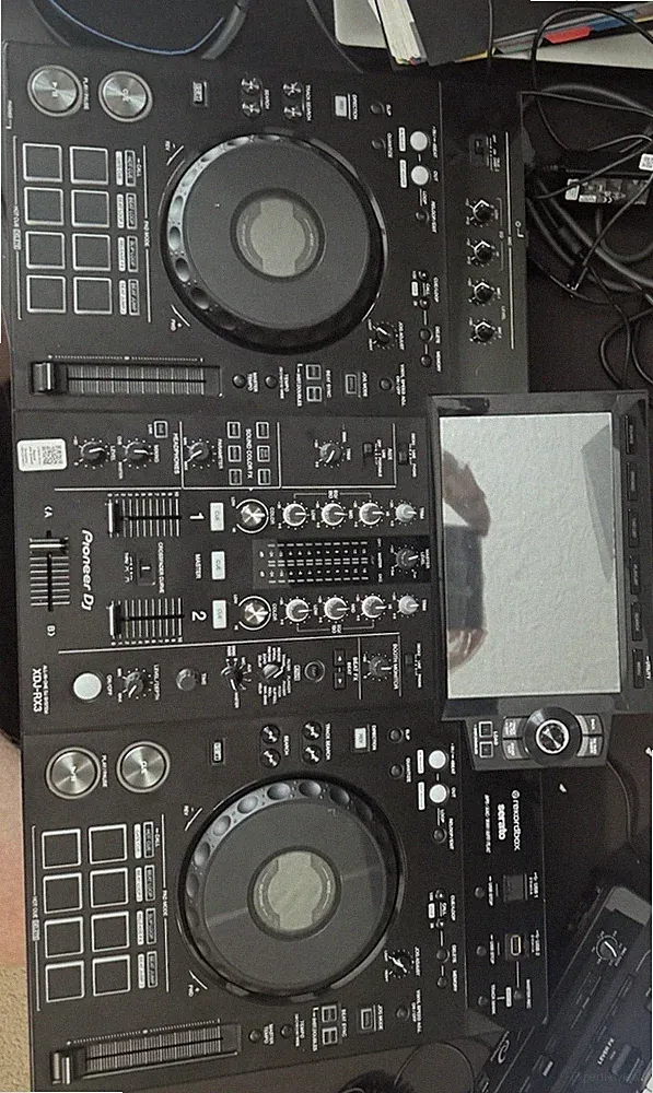 Pioneer DJ XDJ-RX3 Rekordbox Serato All-in-One DJ Controller System