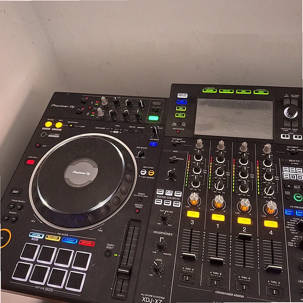 Pioneer DJ XDJ-XZ 4-Channel Professional All-in-One DJ System Black