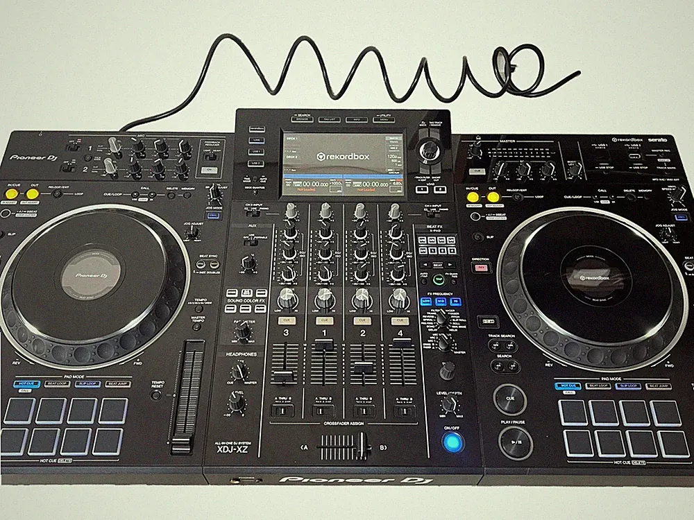 Pioneer DJ XDJ-XZ All-In-One 4Ch DJ Controller System rekordbox Serato Black
