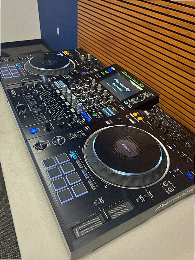 Pioneer DJ XDJ-XZ Professional All-in-One DJ System - Black