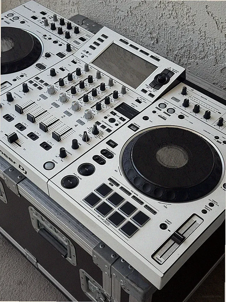 Pioneer DJ XDJ-XZ Professional Standalone System Controller XDJ XZ White