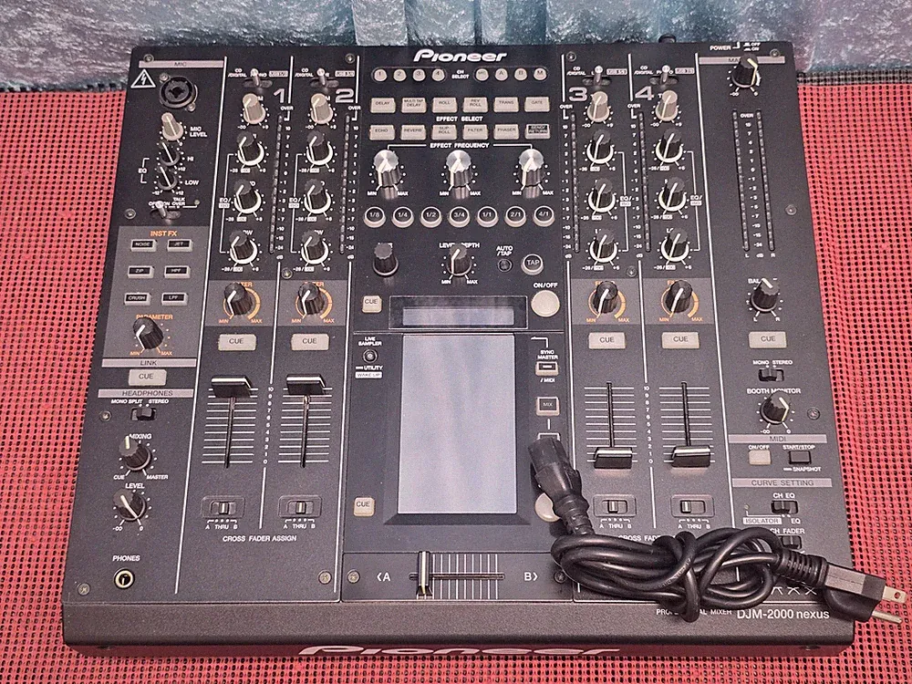 PIONEER DJM-2000 NEXUS 4CH PROFESSIONAL DIGITAL DJ MIXER DJM-2000NXS