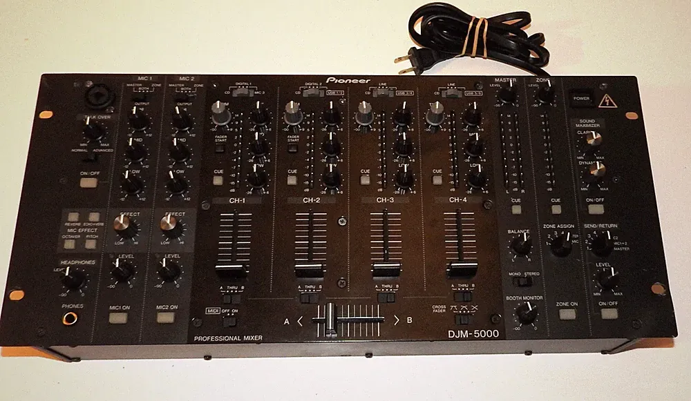 PIONEER DJM-5000 DJ MIXER 4 CHANNEL 19 INCH RACK MOUNT DJM5000