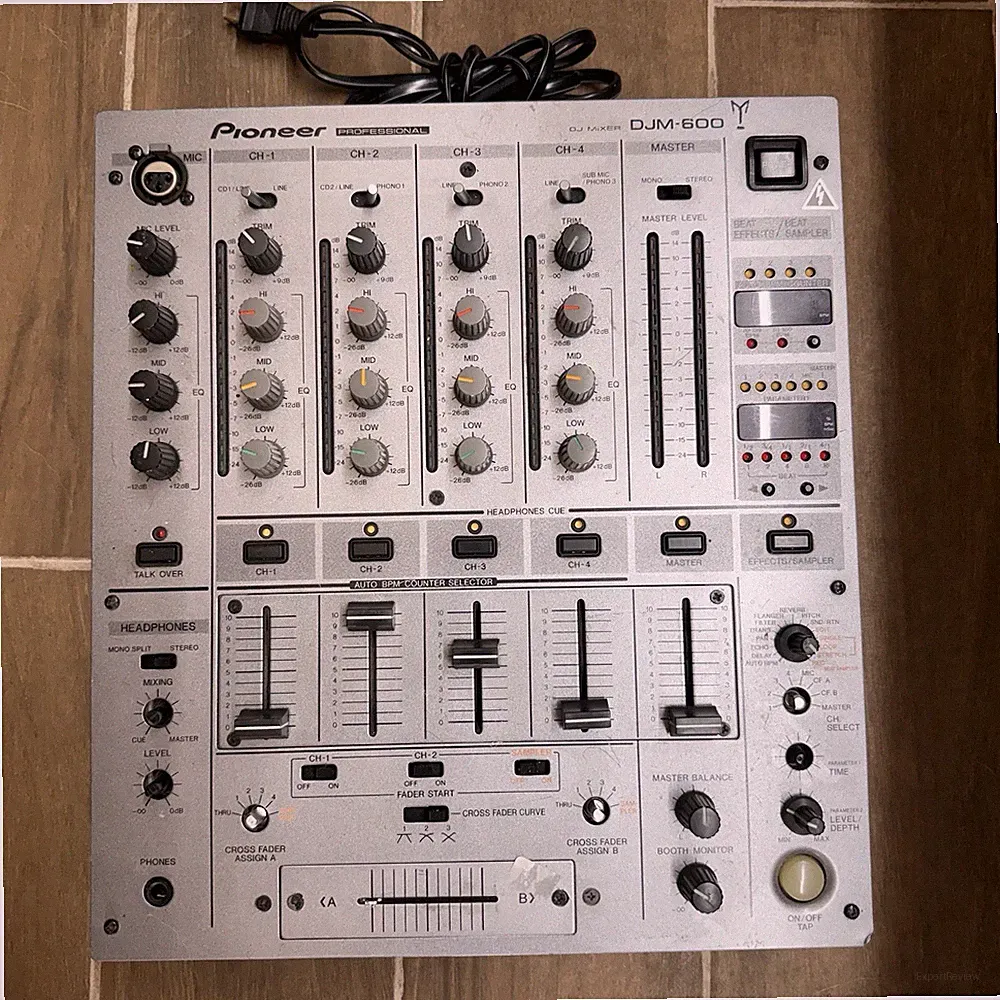 Pioneer DJM-600 Professional DJ Mixer 4-channel Silver 2000 model Equipment