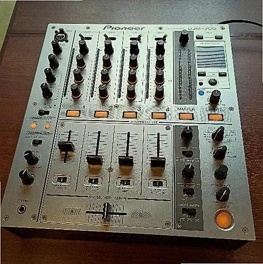 Pioneer DJM-700 4 Channel DJ Mixer 24bit 96kHz Effects Parts Repair Japan