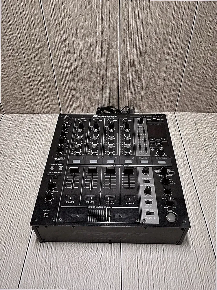 Pioneer DJM-700 4-Channel Professional DJ Mixer Effects