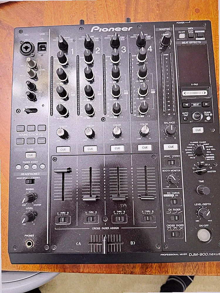 Pioneer DJM-900NXS Nexus DJ Mixer