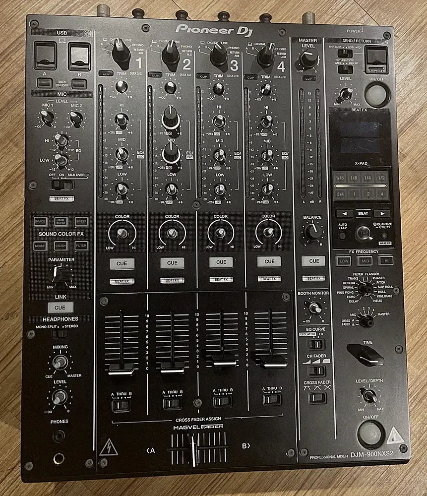 Pioneer DJM-900NXS2 4 Channel Digital Pro DJ Mixer - Black