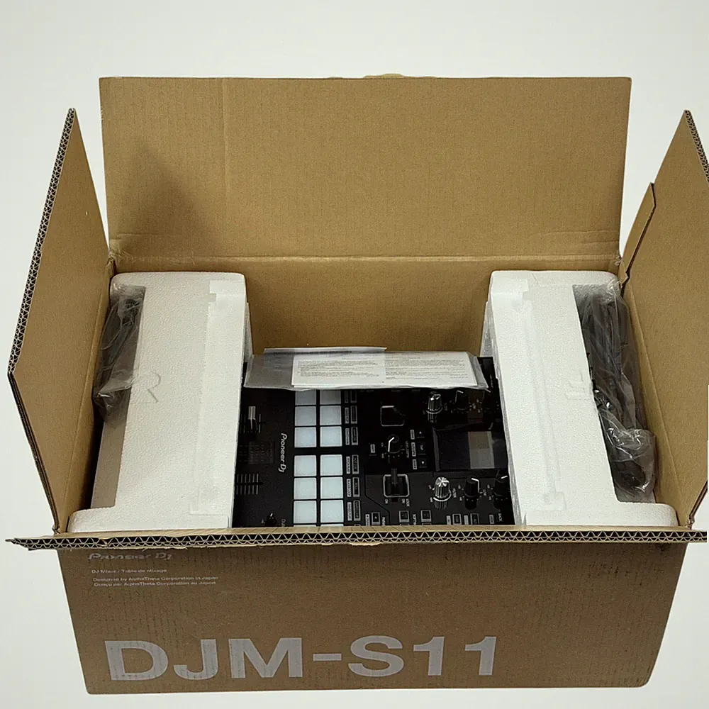 Pioneer Mixer DJ DJM-S11 Professional Scratch Style 2-Channel Serato Rekordbox