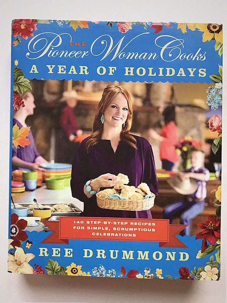 Pioneer Woman Cookbook A YEAR OF HOLIDAYS Ree Drummond HC/DJ FIRST EDITION 2013