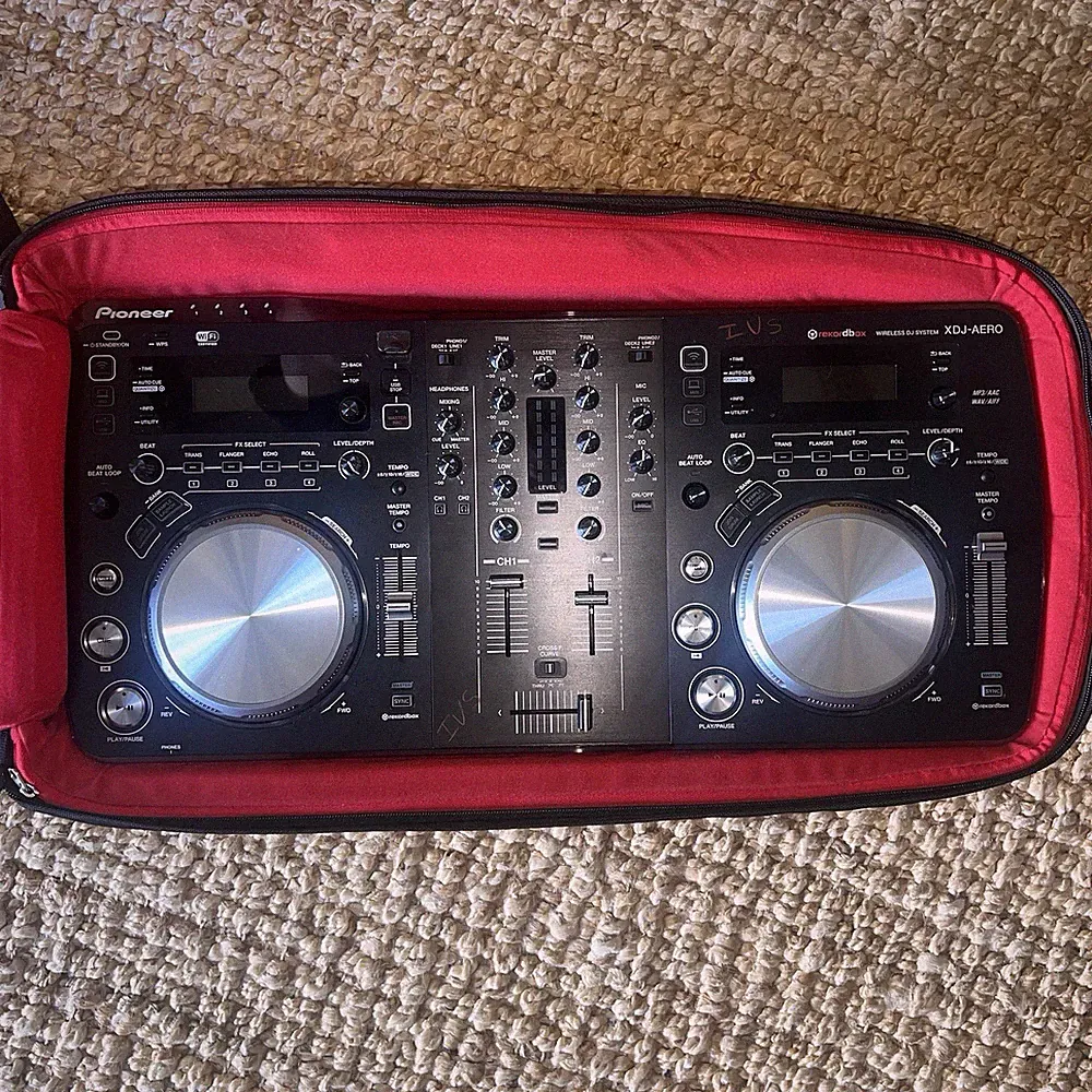 Pioneer XDJ-AERO Black Wireless All-In-One DJ System Rekordbox USB Controller