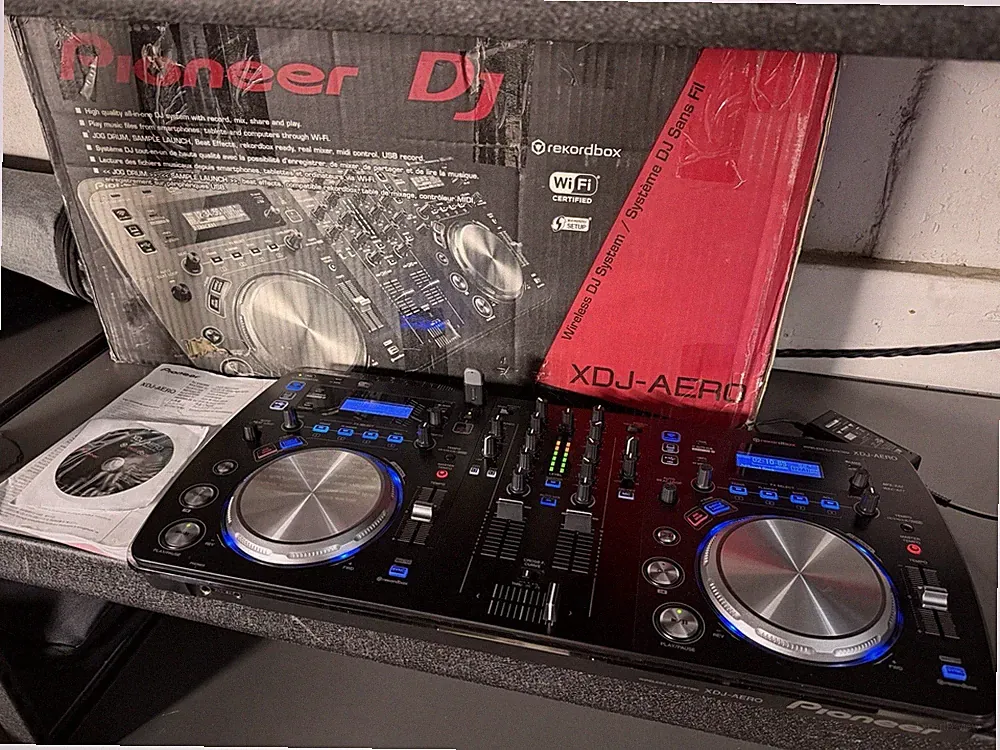 Pioneer XDJ-AERO Wireless All-In-One DJ System Rekordbox USB Controller w/ Box