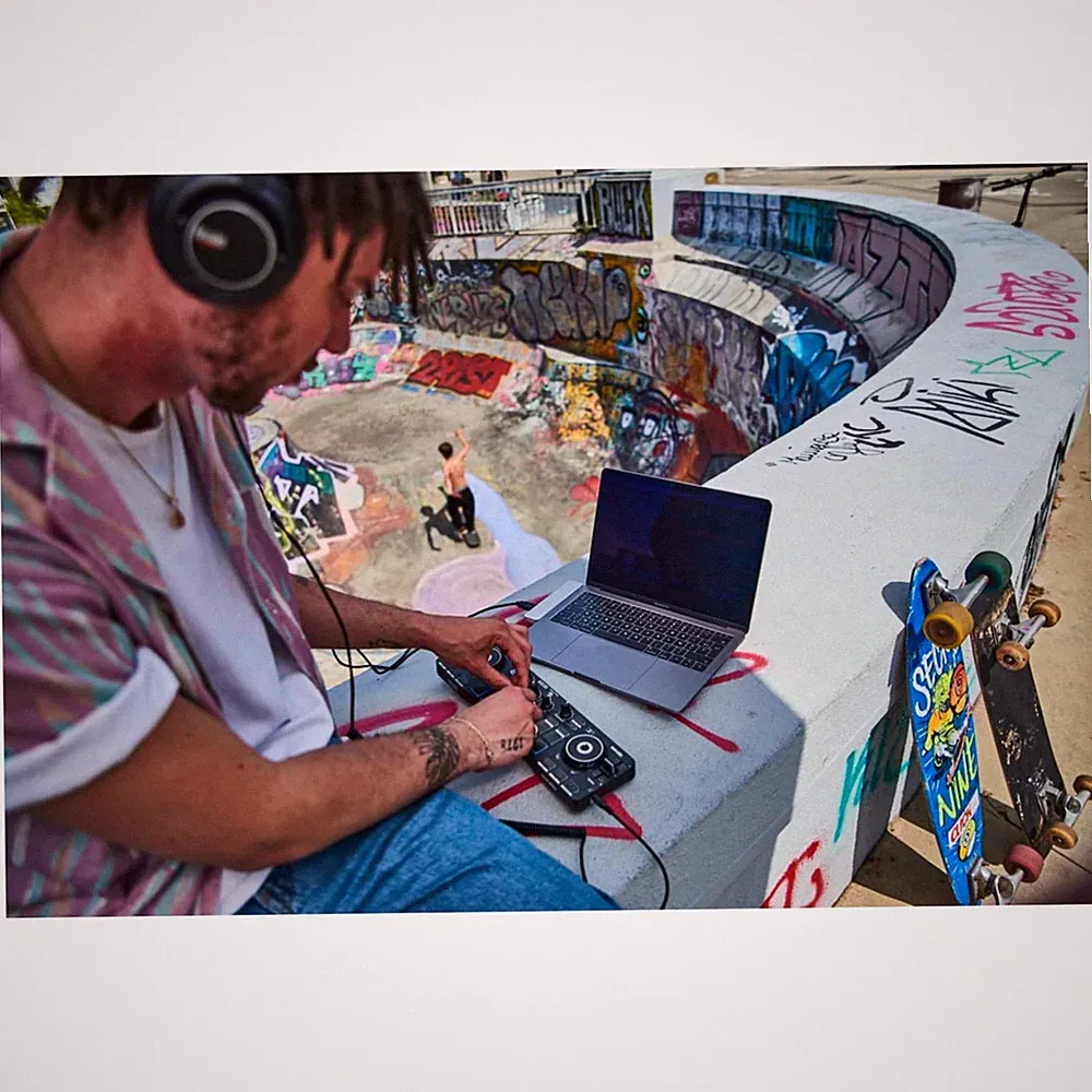 Pocket DJ Controller with Touch-Sensitive Jog Wheels