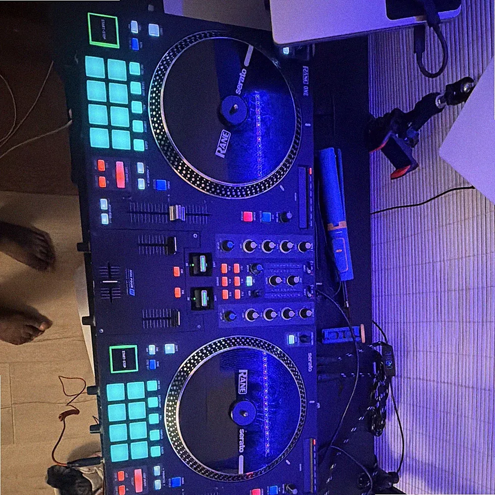 Rane ONE 2-Deck 2-Channel DJ Controller Built-In Mixer 16 Pads XLR Black