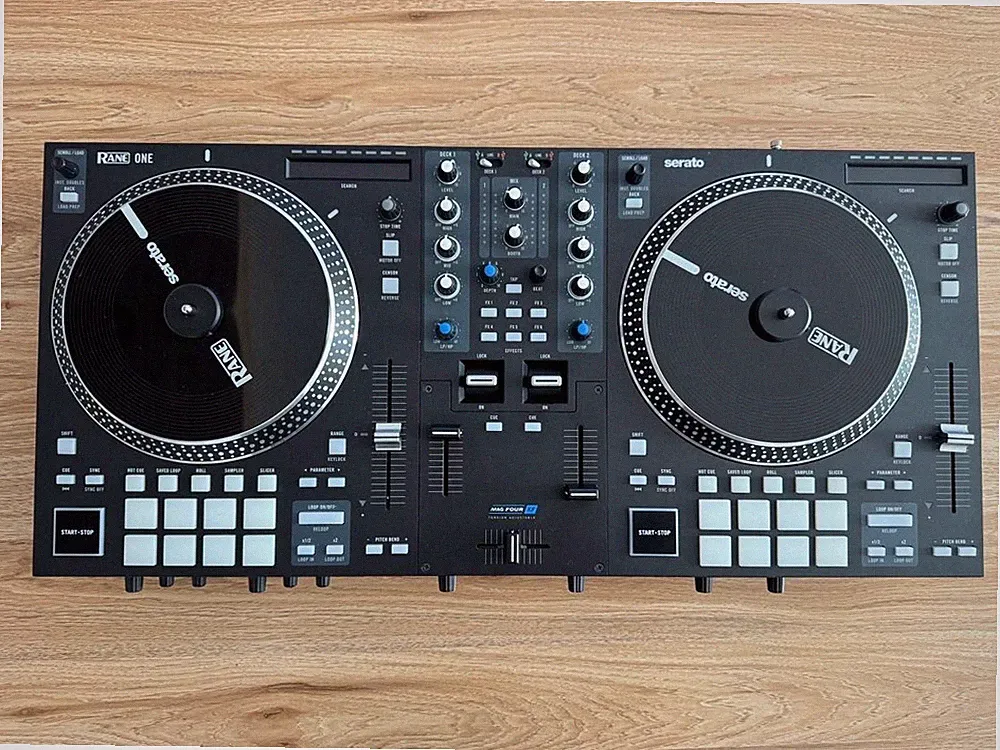 RANE ONE DJ Controller Motorized Platters Serato Decksaver Hard Case Tested