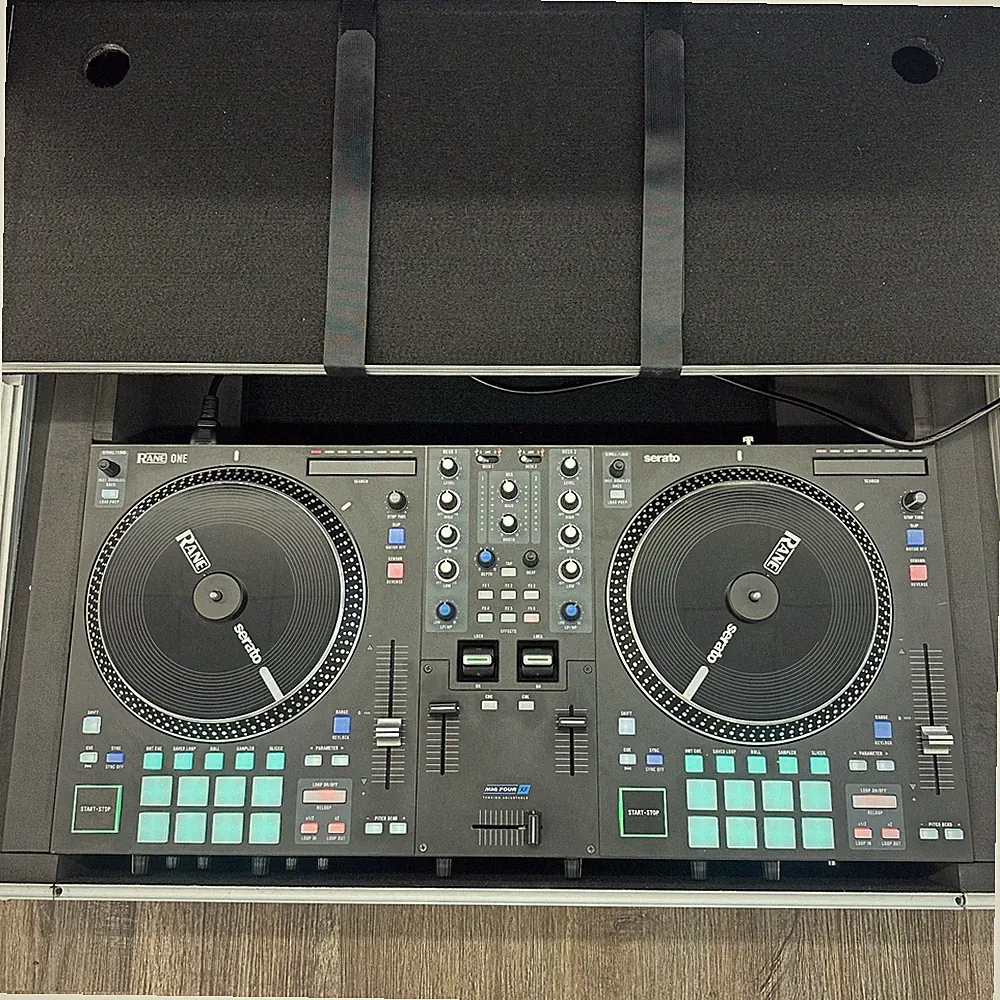 RANE ONE Motorized DJ Controller Serato + Headliner HL10025 Flight Case