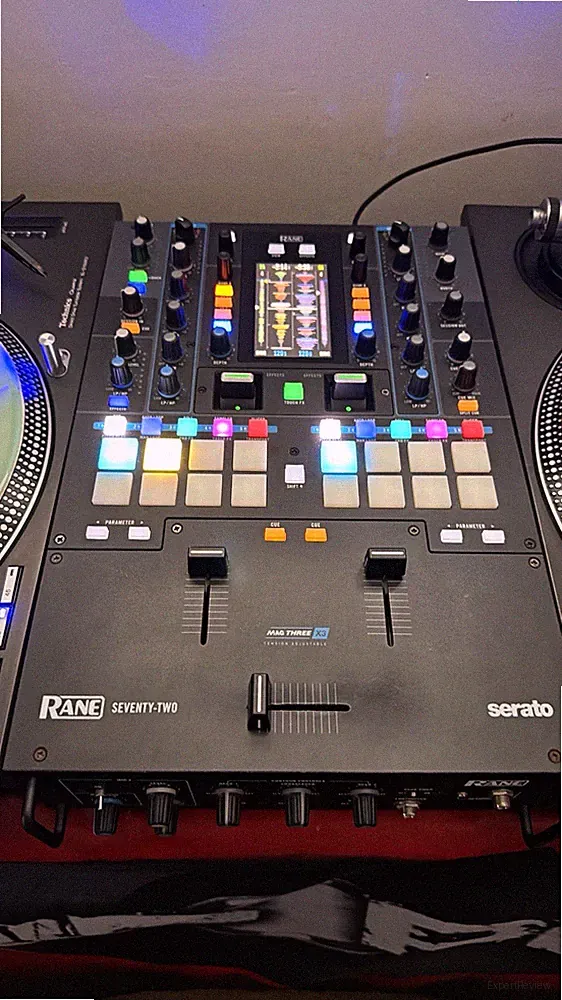 Rane SEVENTY-TWO Serato DJ 2-Channel Mixer Black, Crossfader, 3-Band EQ