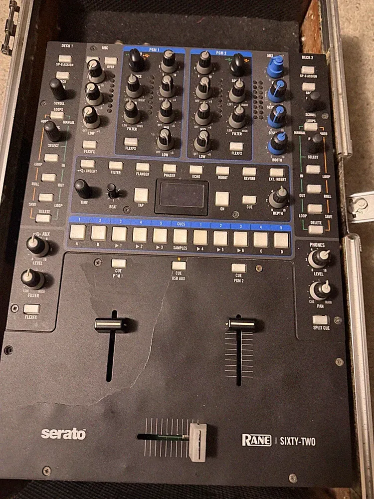 Rane Sixty-Two DJ Mixer USB Built-In Effects 2-Channel 2-Bus Black/Blue
