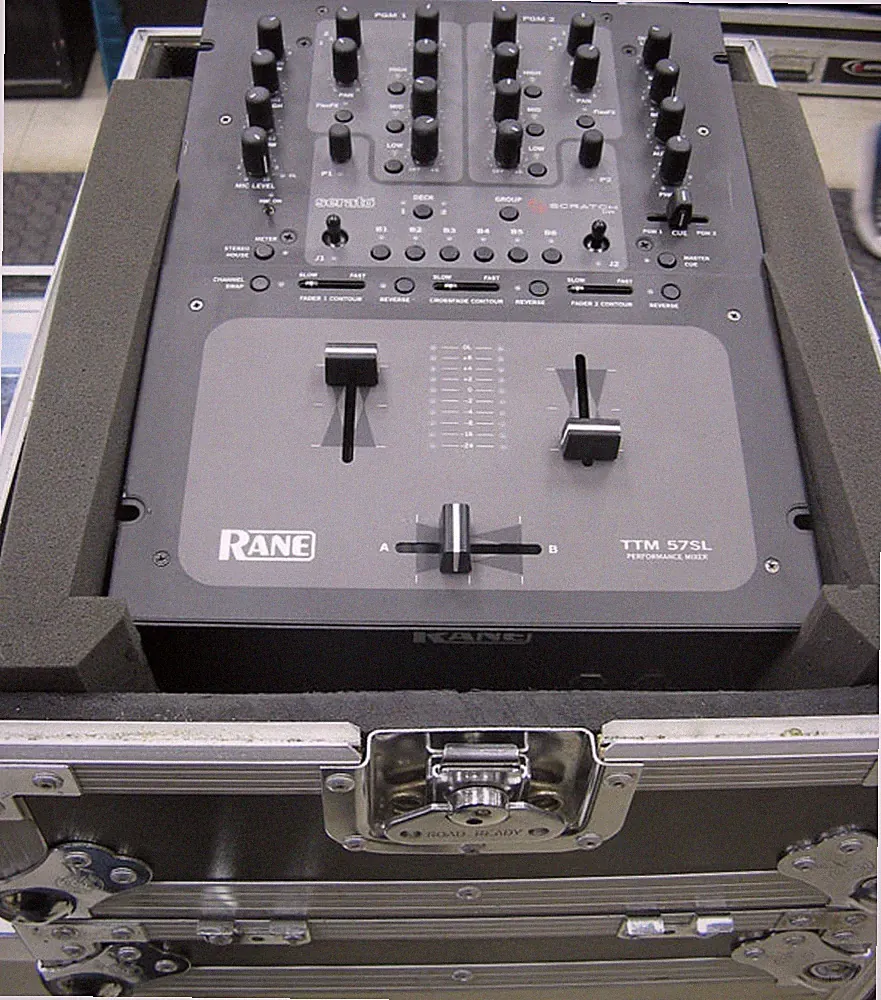 Rane TTM 57SL Performance DJ Mixer Serato Scratch Live w/ Road Ready Case