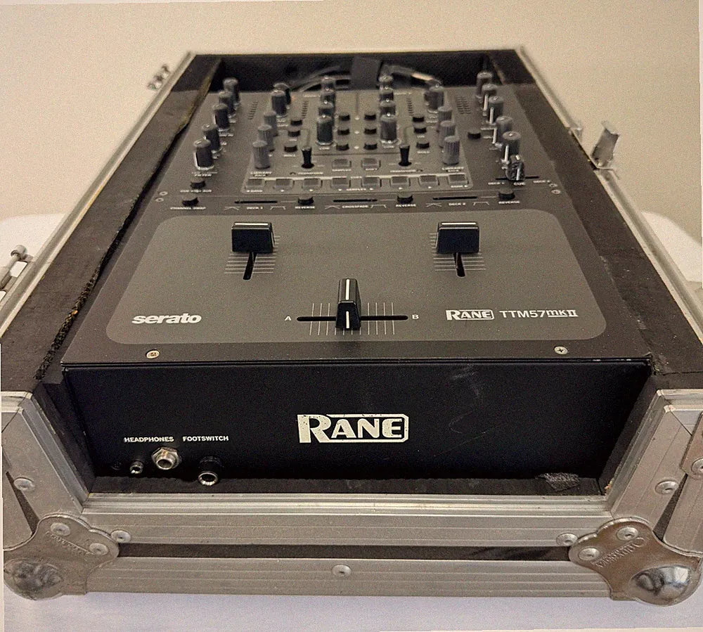 Rane TTM57MKII Serato DJ Mixer w/ Odyssey Flight Case USB Scratch Mixer