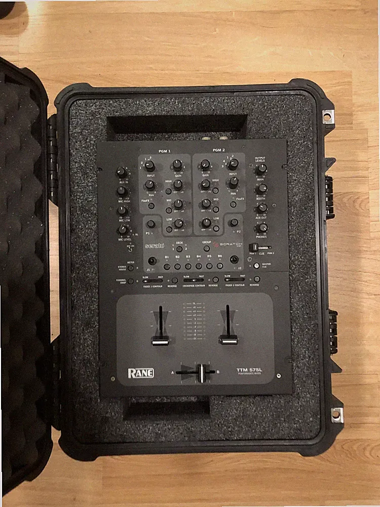 Rane TTM57SL Serato Scratch Live DJ Mixer + OG Hard Case