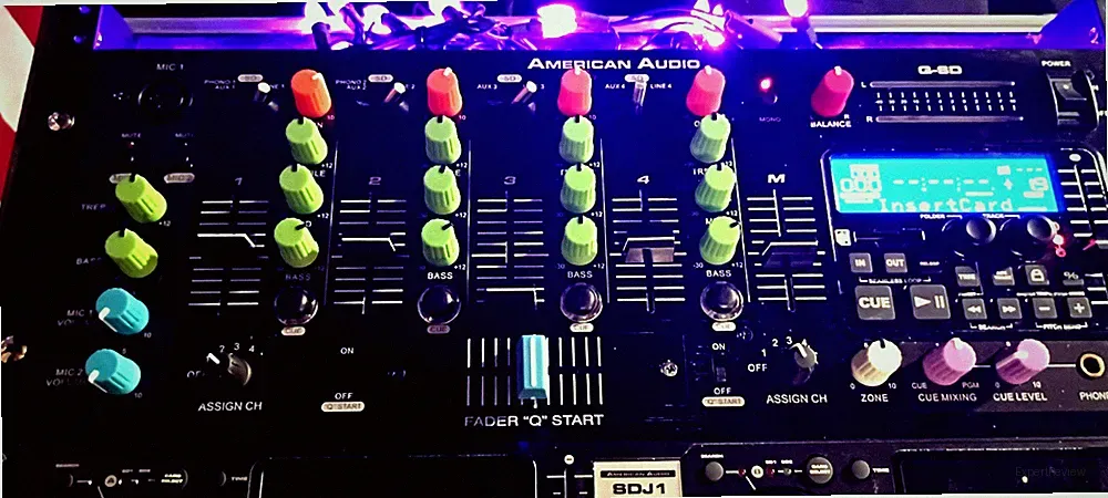 Rare American Audio Q-SD 4 Ch. DJ Mixer & SD Card Player Free Shipping