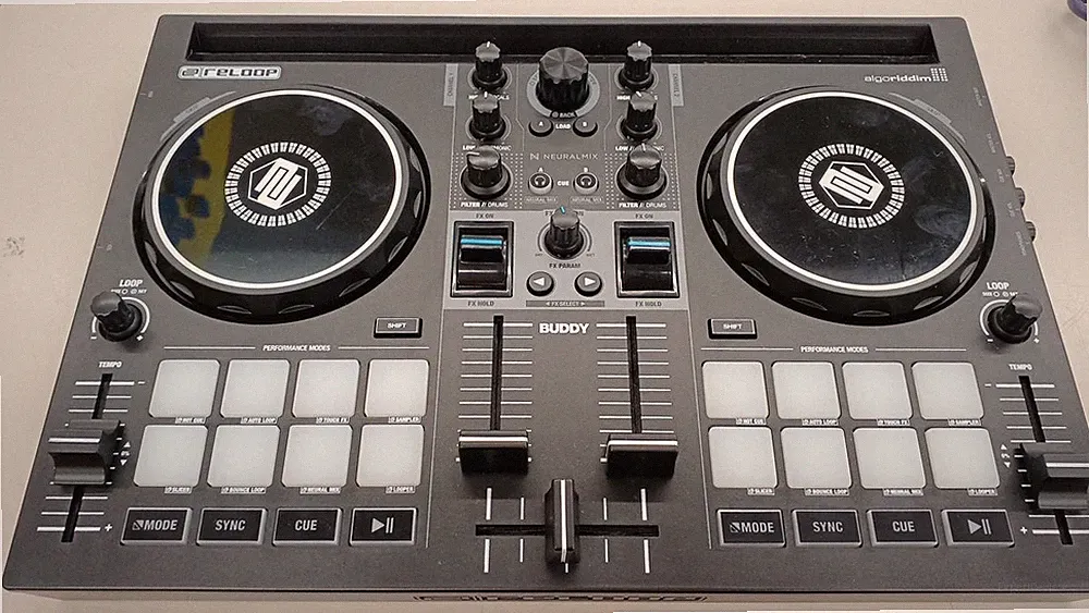 RELOOP BUDDY 2-Channel DJ Controller iOS Android PC Neural Mix Pads Jog Wheels
