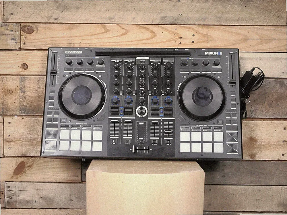Reloop Mixon-8-Pro 4-Channel DJ Controller "Good Condition"