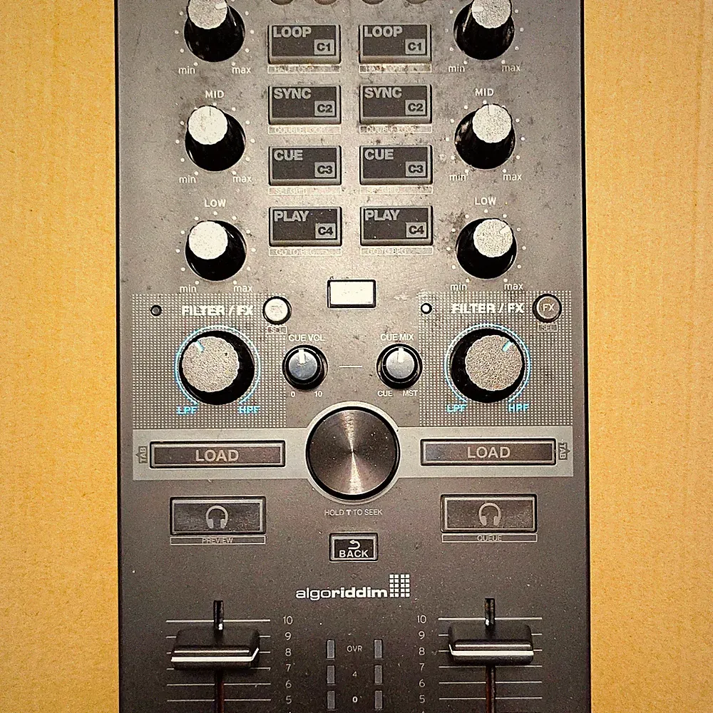 Reloop MIXTOUR DJ Controller for Algoriddim djay 2-Deck 2-Channel Black