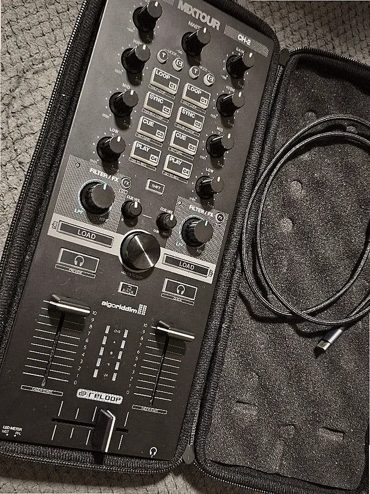 Reloop MIXTOUR Portable DJ Controller Audio Interface for djay TRAKTOR #0003