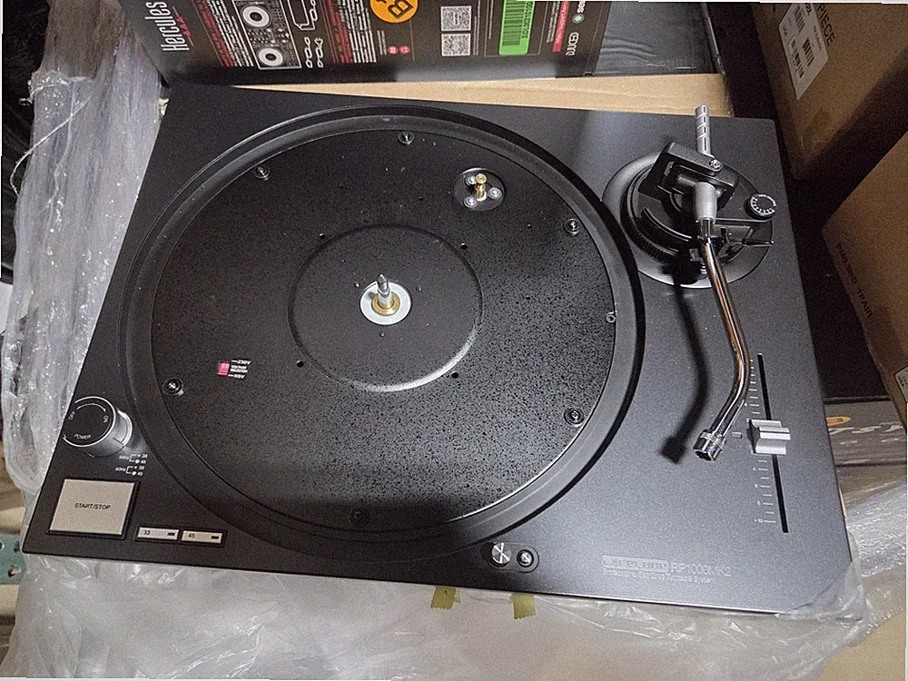 Reloop RP-1000 MK2 Belt-Driven DJ Turntable B-Stock