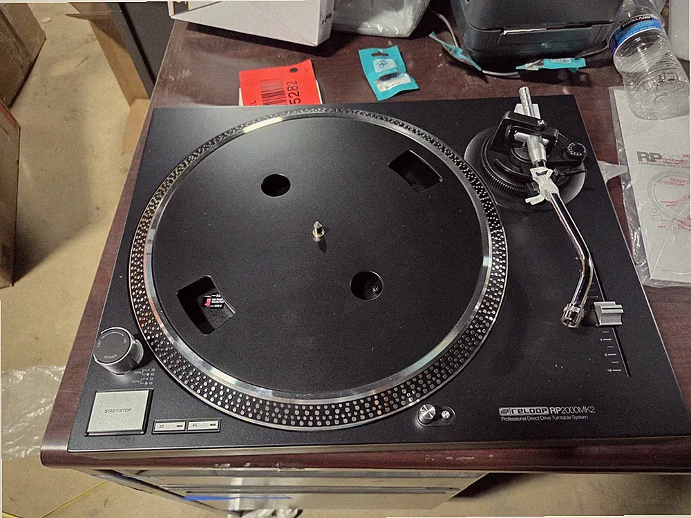 Reloop RP-2000 MK2 Quartz-Driven DJ Turntable (B-Stock)