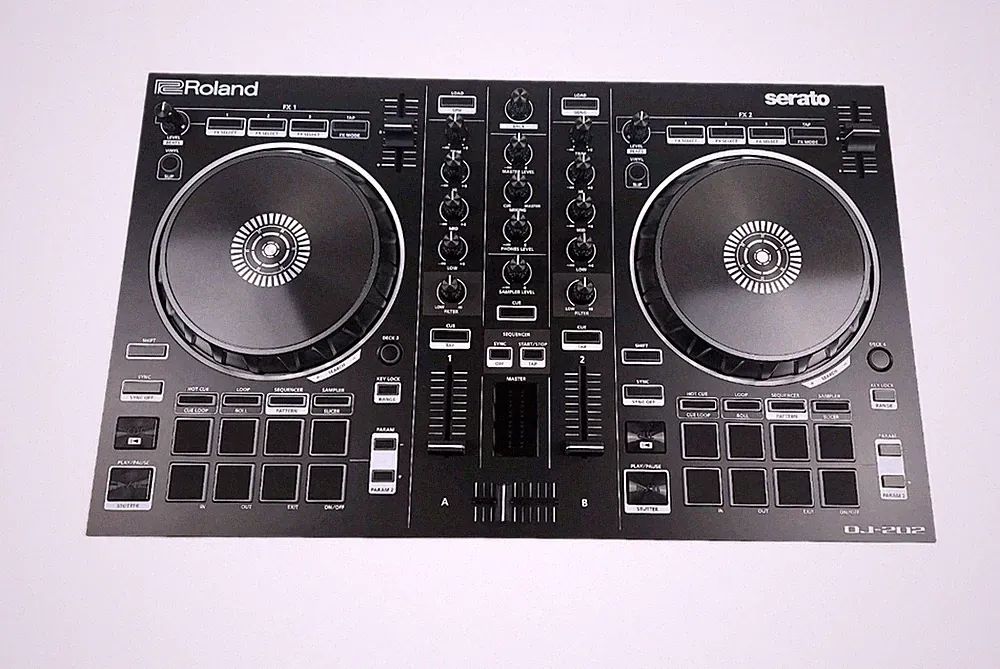 Roland DJ-202 2-Channel, 4-Deck DJ Controller