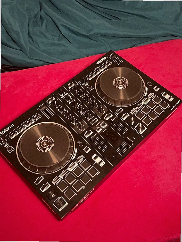 Roland DJ-202 2-Channel DJ Controller midi