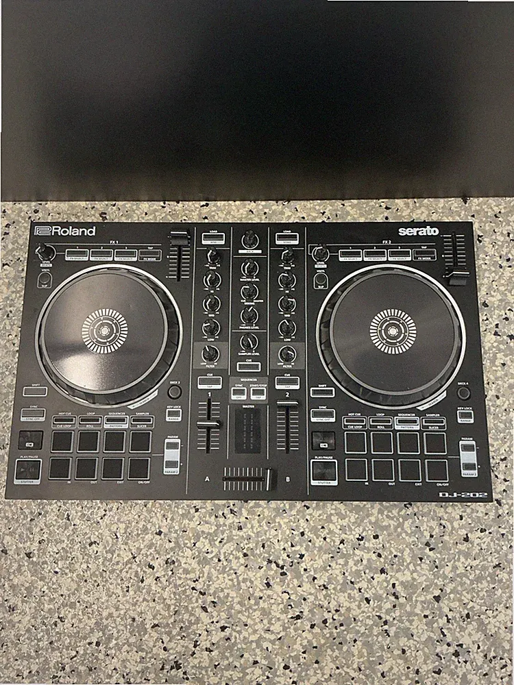 Roland DJ-202 2-Channel Serato DJ USB MIDI Sequencer Controller