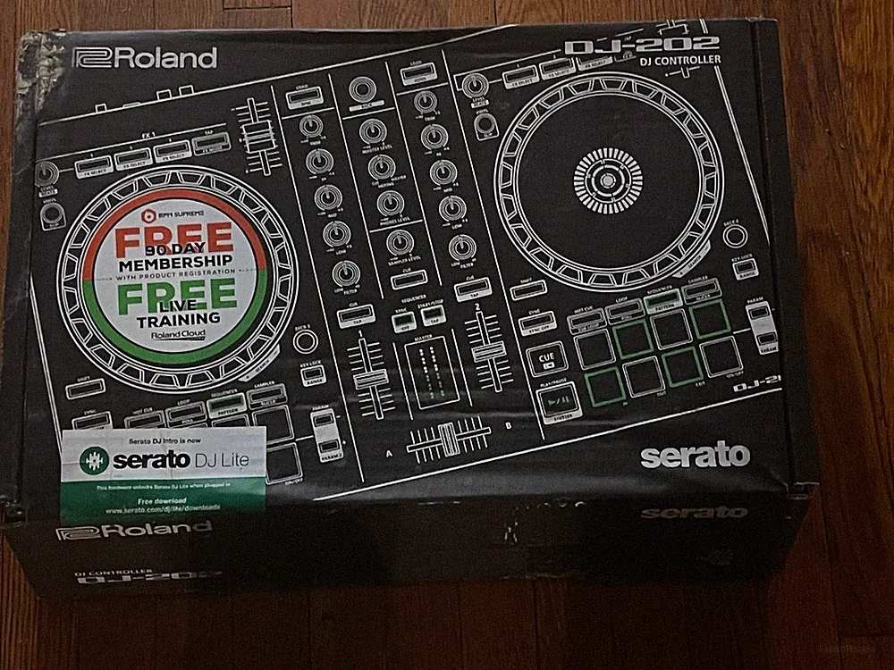 Roland DJ-202 2-Channel Serato DJ USB Midi Sequencer Controller