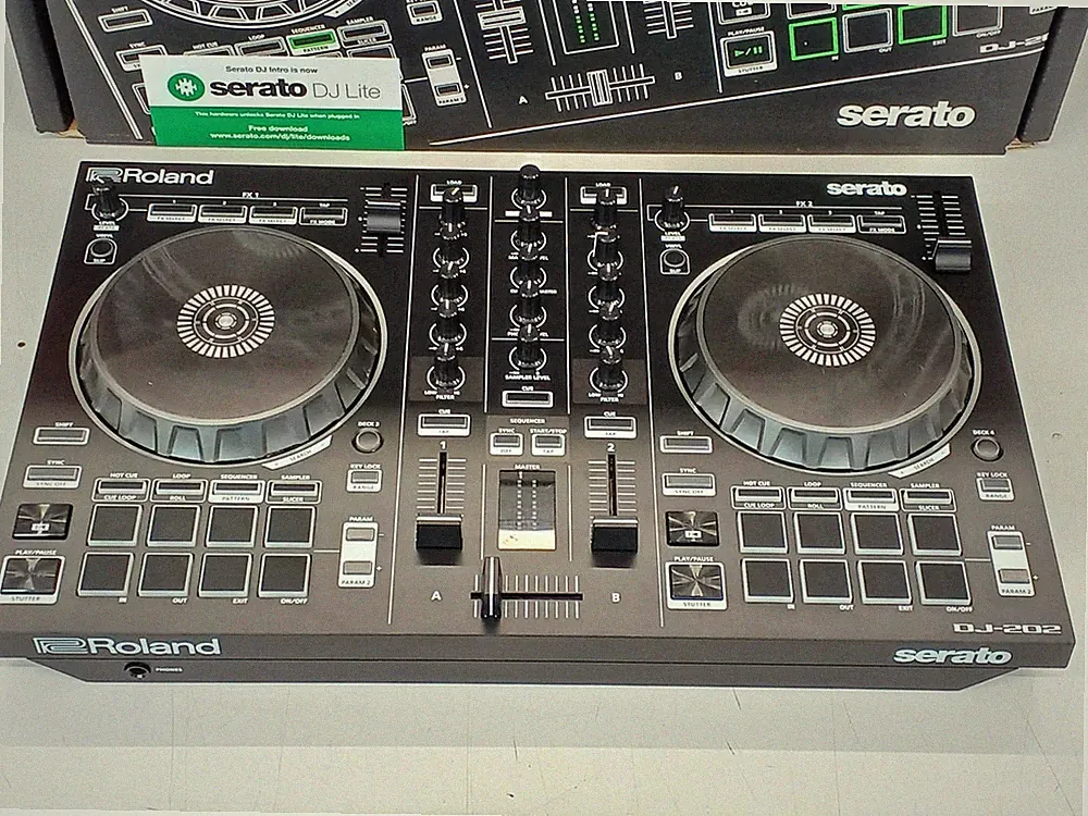 Roland DJ-202 2CH 4-Deck DJ Controller Serato USB Bus Powered Performance Pads