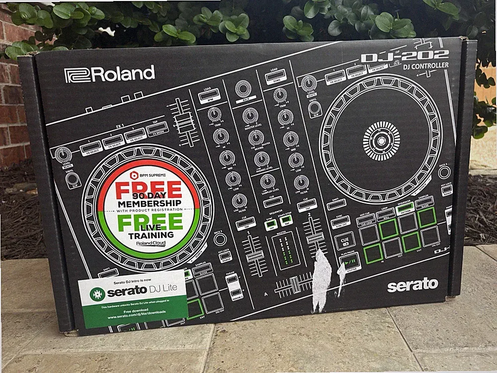 Roland DJ-202 Serato 2-Channel, 4-Deck DJ Controller for Serato DJ⭐️Great Cond.