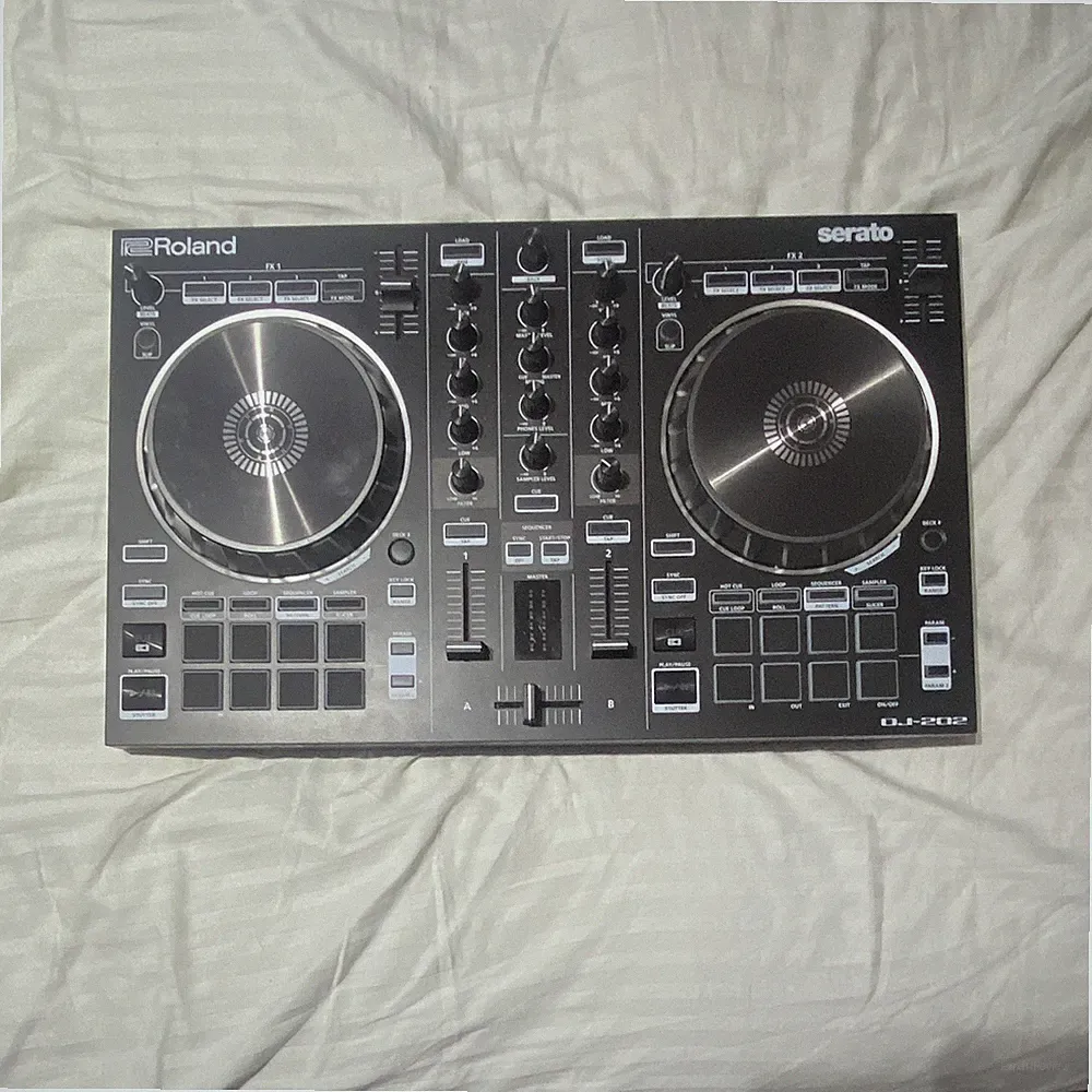 Roland DJ-202 Serato 4 Deck DJ controller with cable and carrying bag