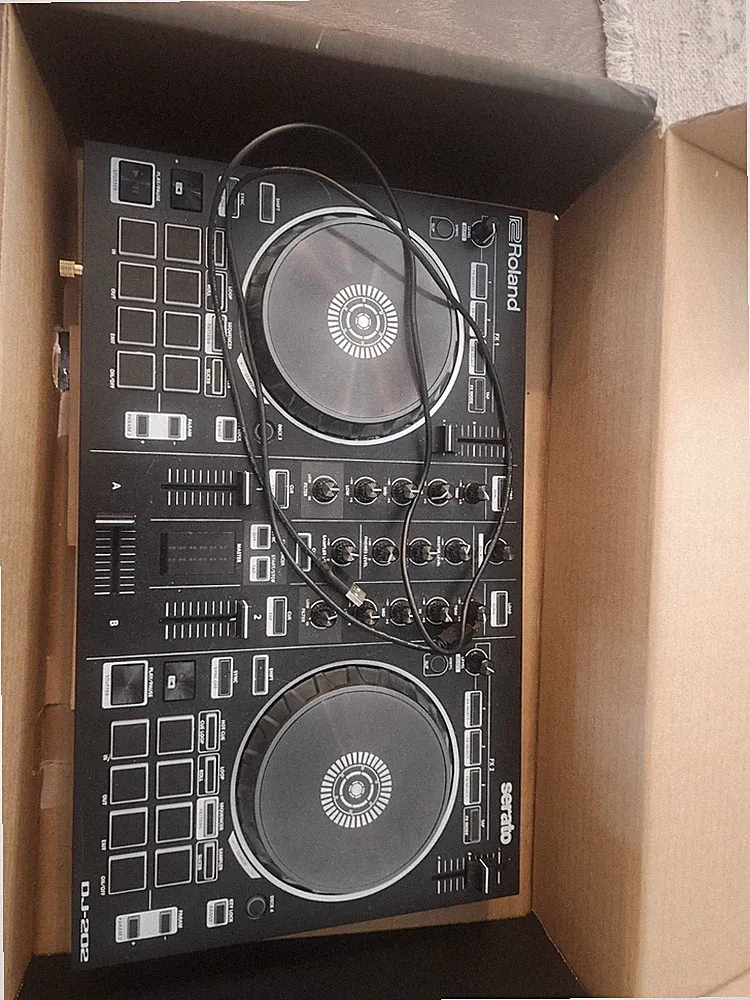 Roland DJ-202 with USB/Audio Cable Tested and Working 2-Channel Controller Used