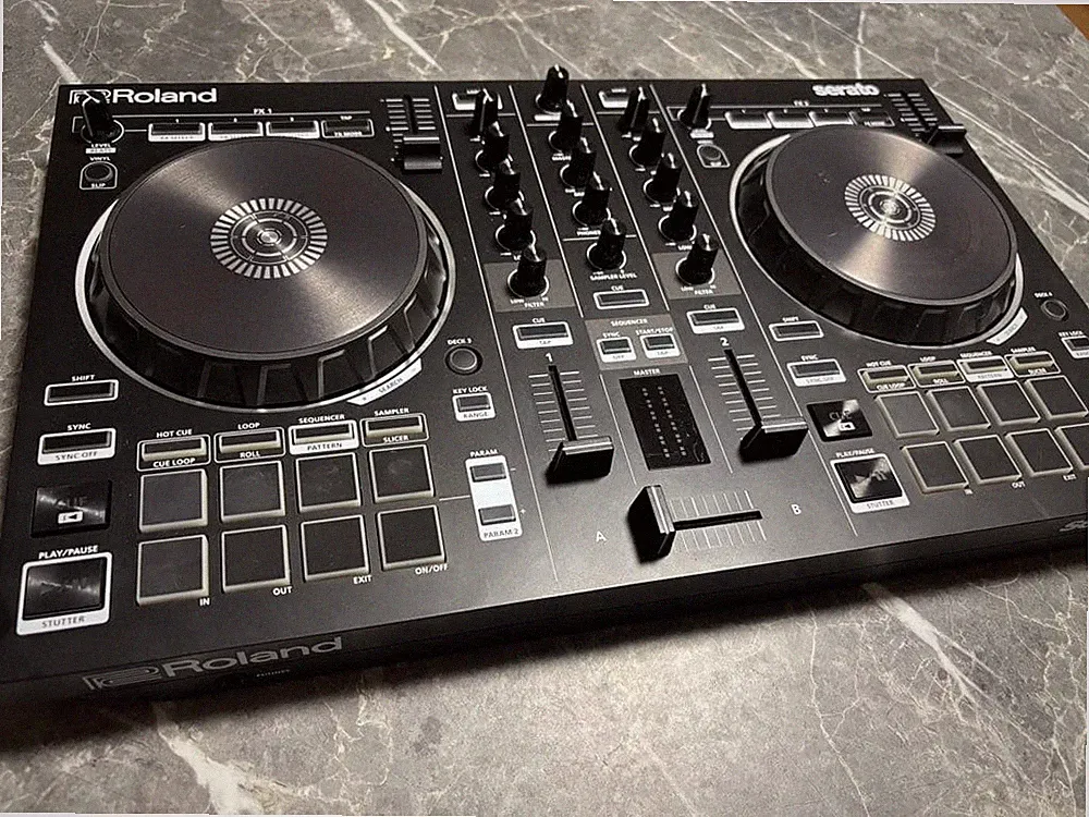 Roland DJ-202 with USB/Audio Cable Tested and Working 2-Channel Controller Used