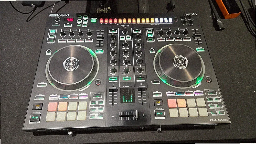 Roland DJ-505 Two-Channel, Four-Deck Serato DJ Controller with TR-909, TR-808